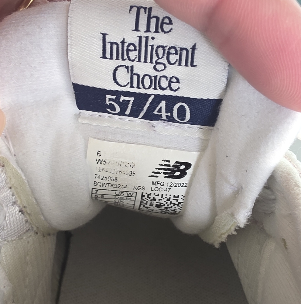 New Balance 57/40 Pink and White Sneakers for Everyday Comfort - Picture 15 of 15